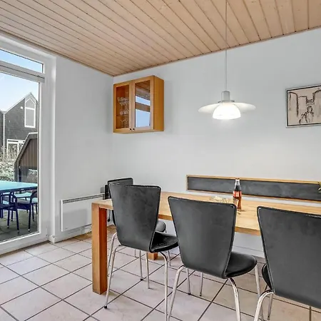 Feriehus Cozy In With Kitchen